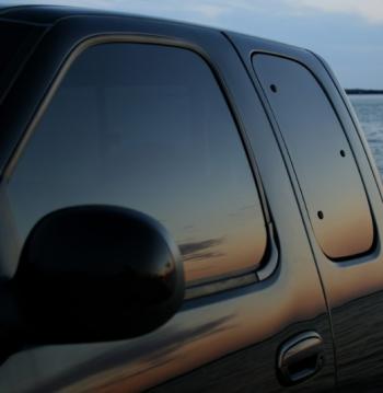 Pose de vitres teintées sur un pick-up